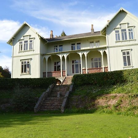 Burton Hall Self Catering Villa North Tawton Exteriör bild